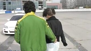 Young roller-girl fucks with a stranger round the corner