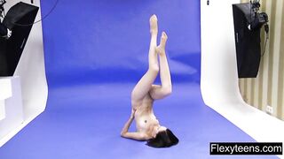 Show of Flexyteen Markova continues