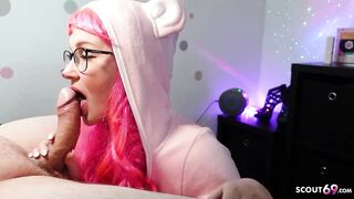 Cosplay POV Blowjob avec German Teen