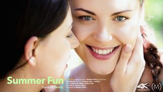 Summer Fun Épisode 2 - Satisfy - Miranda Miller et Sofia Curly