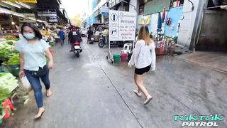 Ramassage dans la rue thaïlandaise