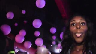 pornostar di Houston Weked Negli Saffari Kimberly Buggati Sheli