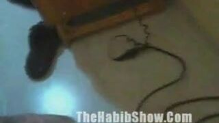 WTF.. Dominicana peituda finge ataque cardíaco enquanto fode