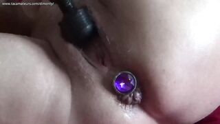 Diversión con consolador anal fumando de Di Pt2