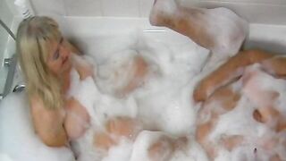 Ora del bagno lesbo Pt4