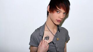 Lewis Emo androgyne bat sa viande dure - Lewis Romeo Jerks