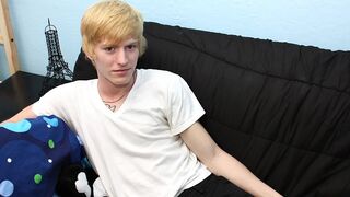 Il dolce giovane Dustin non è poi così dolce! - Dustin Dibella