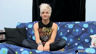 Austin segue il suo ragazzo nel porno con una sega - Austin Mitchell