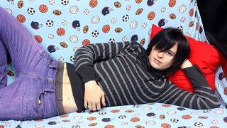 Miles si masturba fino a raggiungere una finitura spermatica! - Miles Pride