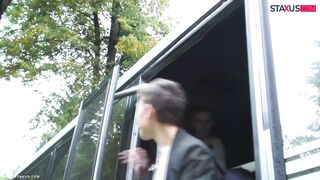 Les fêtards : Scène 3 !