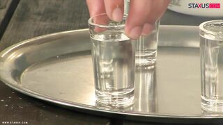 Les fêtards : Scène 3 !