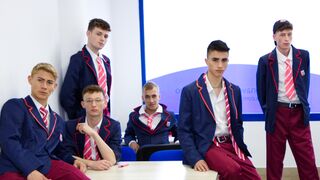 BANDE-ANNONCE DE LA SÉRIE STAXUS INTERNATIONAL COLLEGE