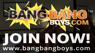 Gabriel Liarh e Lucas Pirelli si baciano