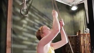 Adolescente em vídeo de escravidão