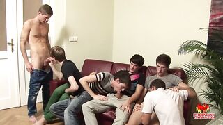 Uma chuva de esperma em uma orgia de 6 garotos! - Kevin Pure e Brandon Pav