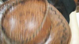 Chatte poilue et humide