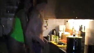 Sorpresa sessuale in cucina