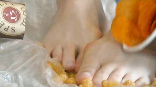 Fille écrasante en action Pt2