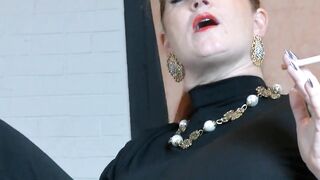 Uma verdadeira MILF gostosa pra caralho