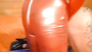 Sexo com cinta com a namorada da avó