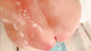 Sudz & Peitos Grandes No Chuveiro Pt1