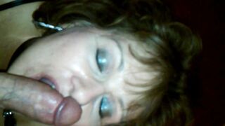 Orgasmo de vibração amarrado de Busty Bliss