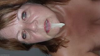 Engolindo seu esperma