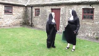 Nonnen auf der Flucht