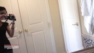 Bain chaud et doigté de chatte