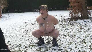 Sessione BDSM sulla neve Pt1