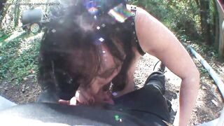 Mamada en el viejo granero