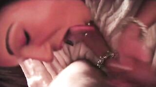 Porno-Super-Schönheit gibt perfekten Blowjob