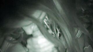 Película de coche pequeño cachondo por la noche