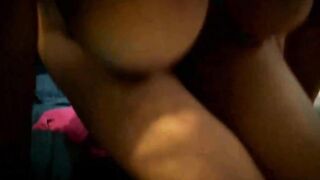 Mollie chorreando tres veces