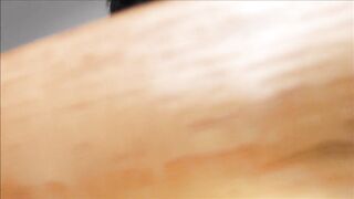 Sbirciando il vestito corto di Raven