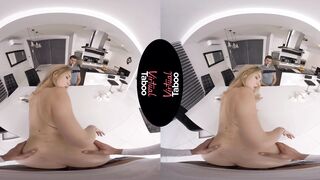 Mange mon string pendant que mon frère me baise fort