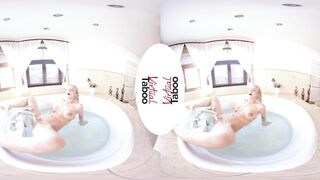 Hora do banho com MILF Natalie