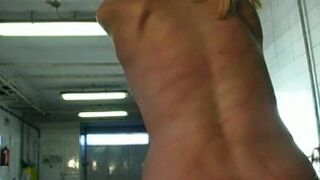 Tortura en una pierna