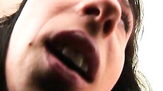 Amusement lesbien avec le fisting