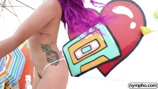 NYMPHO Carmen Calientes Verlangen nach einem großen Schwanz