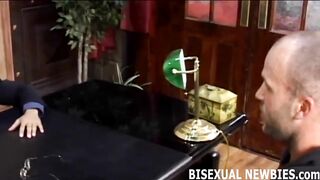 Es hora de que aprendas lo que es ser bisexual.