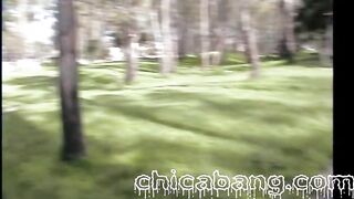 Branlette sur une table de pique-nique publique