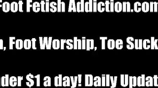 Eu quero que você adore meus pés sensuais