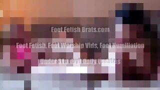 Ashley bittet darum, Cherrys Füße anzubeten