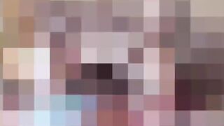 Leyla não consegue resistir aos pezinhos perfeitos de Rachel