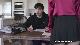 Tutora asiática milf dupla penetração