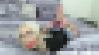 Me siento totalmente dominada usando estas esposas JOI