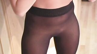 Trisha Uptown si eccita nel suo mini abito rosa