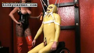 Von der sadistischen Herrin benutzt.