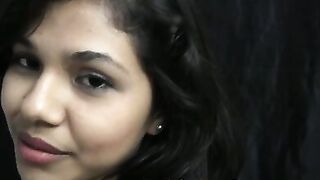 Nuvole sui suoi seni nudi